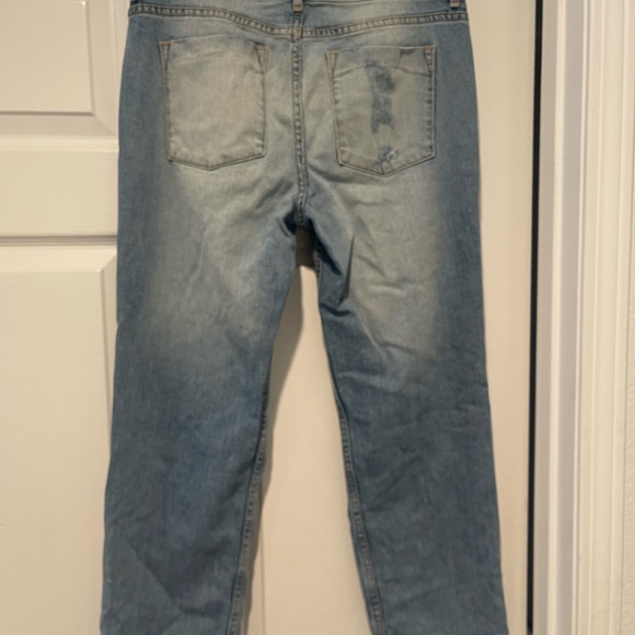 Alice + Olivia Boyfiend distressed cropped jeans- - Picture 6 of 6